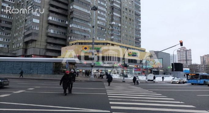 Продажа торгового помещения 707.2 м², улица Маршала Василевского - фото 1