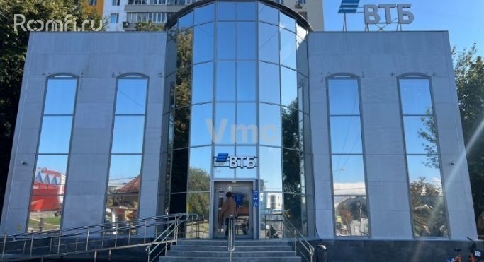 Продажа торгового помещения 393.3 м², улица Генерала Белова - фото 1