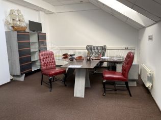 Продажа офиса 888.7 м²