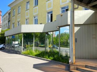 Аренда помещения свободного назначения 809 м²