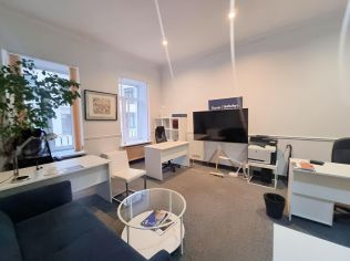 Аренда помещения свободного назначения 157.4 м²