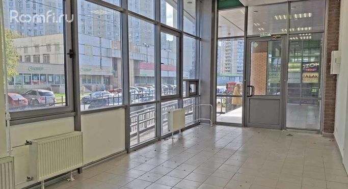 Аренда торгового помещения 347 м², улица Гурьянова - фото 1