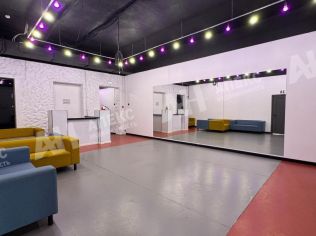 Аренда помещения свободного назначения 366 м²