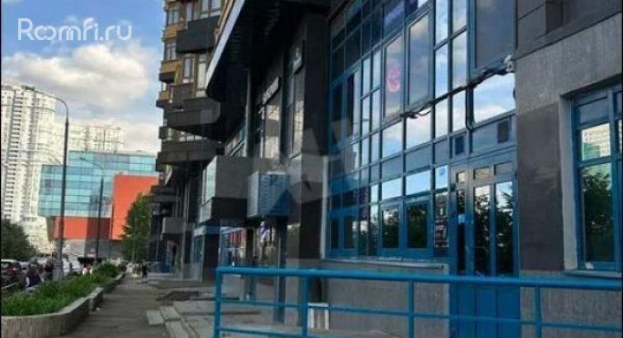 Продажа торгового помещения 184 м², улица Покрышкина - фото 2