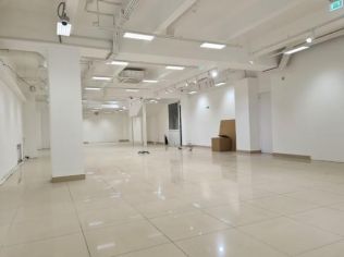 Аренда торгового помещения 217 м²