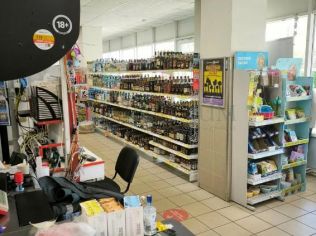 Аренда торгового помещения 1220 м²