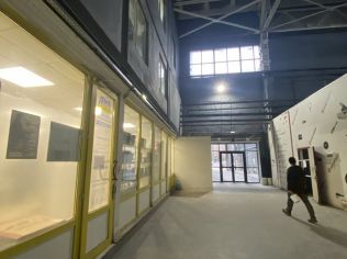 Аренда производственного помещения 585 м²