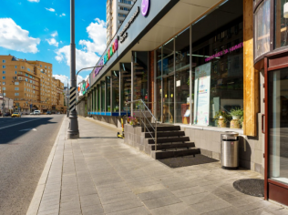 Аренда торгового помещения 429 м²