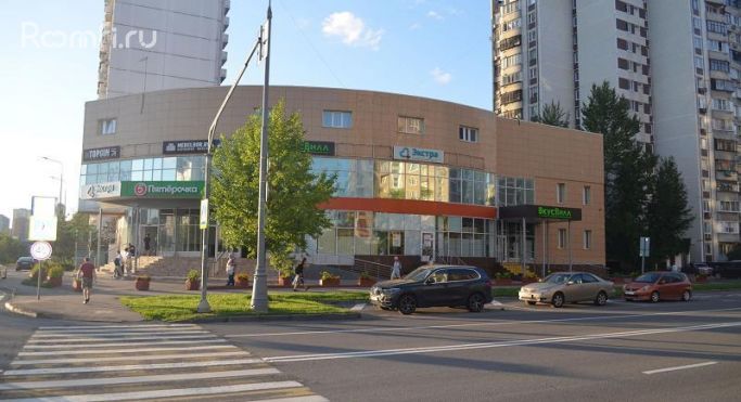 Продажа торгового помещения 3000 м², Мячковский бульвар - фото 1