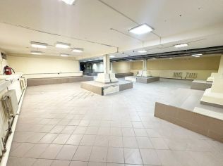 Продажа торгового помещения 475 м²