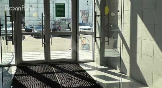 Аренда помещения свободного назначения 1200 м², улица Стромынка - фото 1