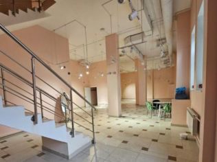 Аренда торгового помещения 400 м²