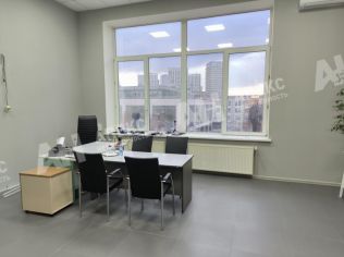 Аренда помещения свободного назначения 831 м²